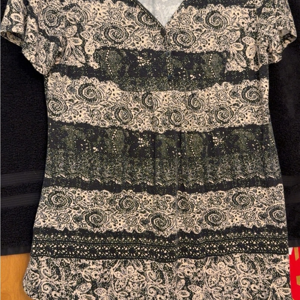 Elegant Black and Cream Paisley Women's Blouse